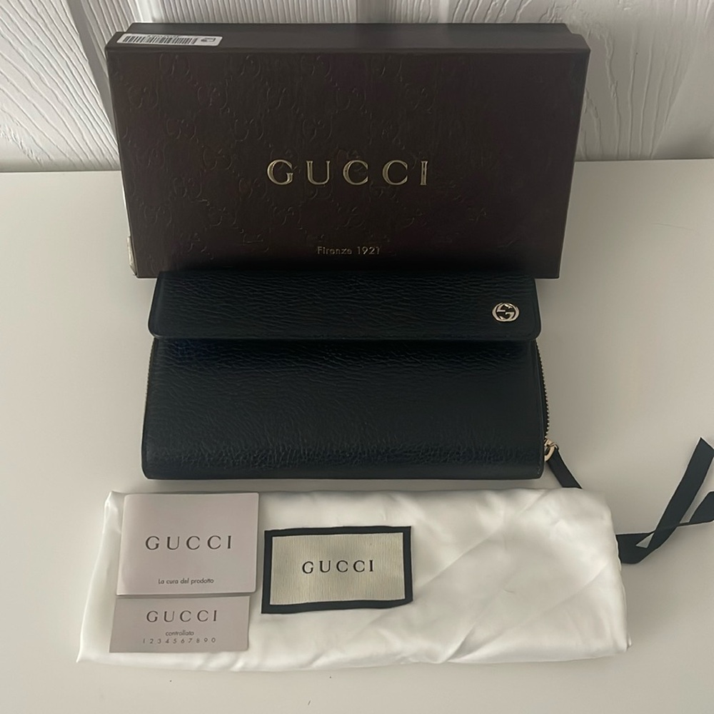 NWT Authentic Gucci Interlocking G Trifold Wallet